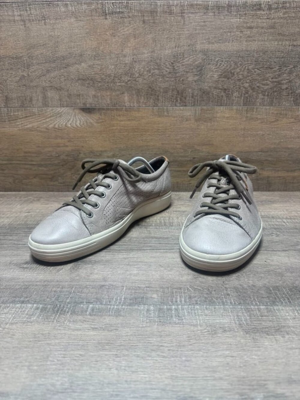 Ecco Soft 7 Peforated Taupe Leather Sneaker Men's Size EU 44